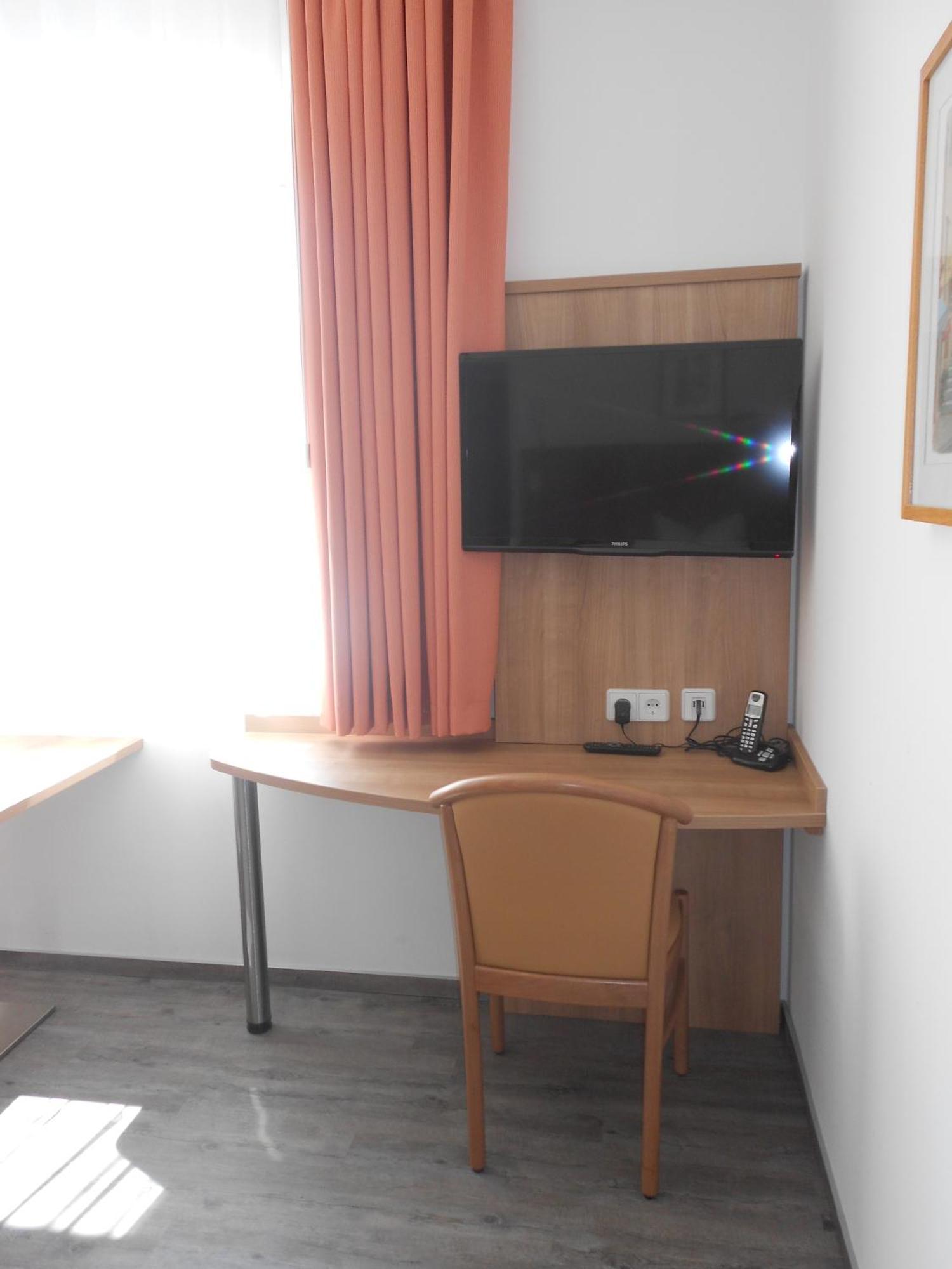 Apartment-Pension Schwalbennest Herzogenaurach Kamer foto