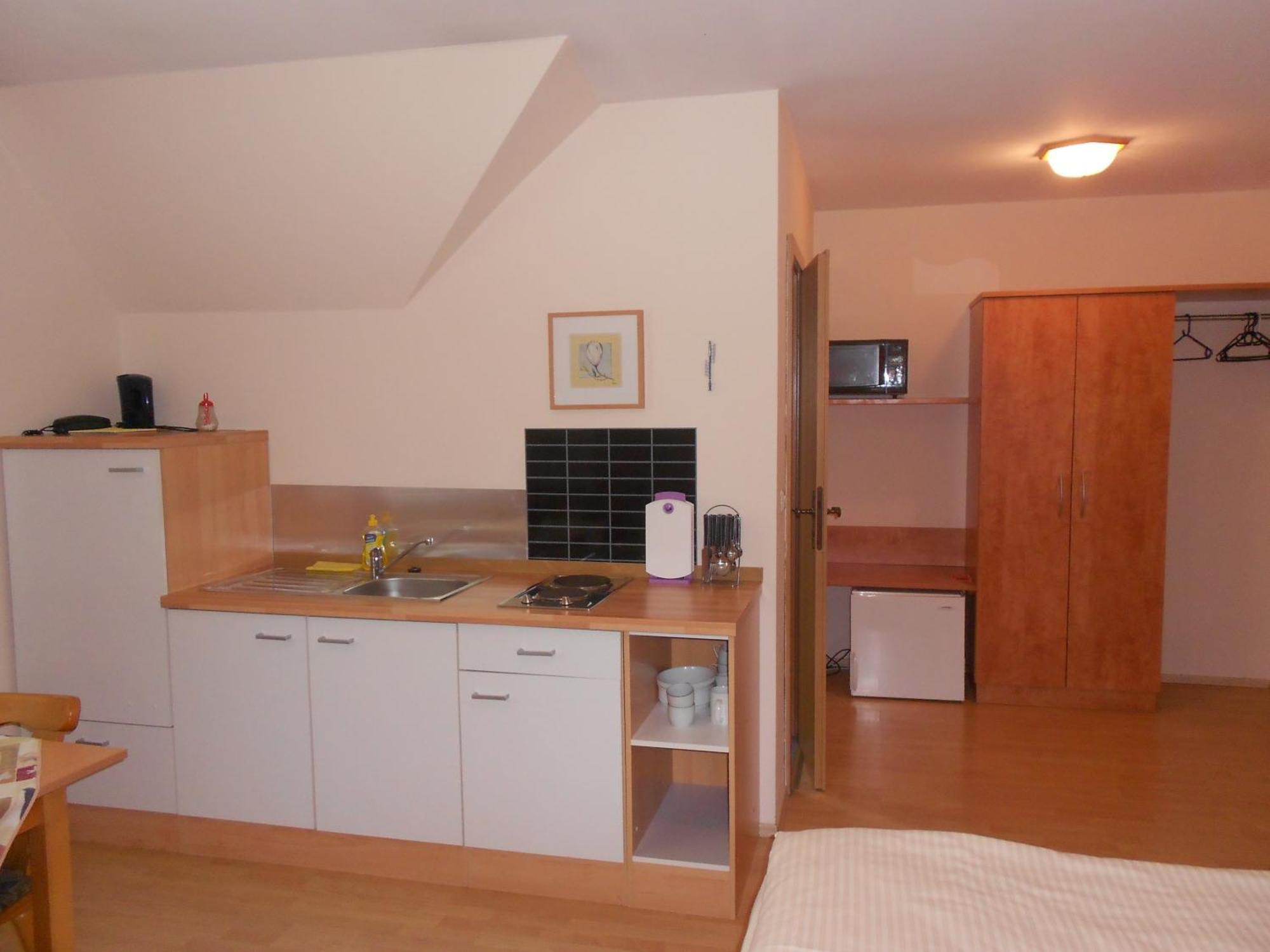 Apartment-Pension Schwalbennest Herzogenaurach Kamer foto