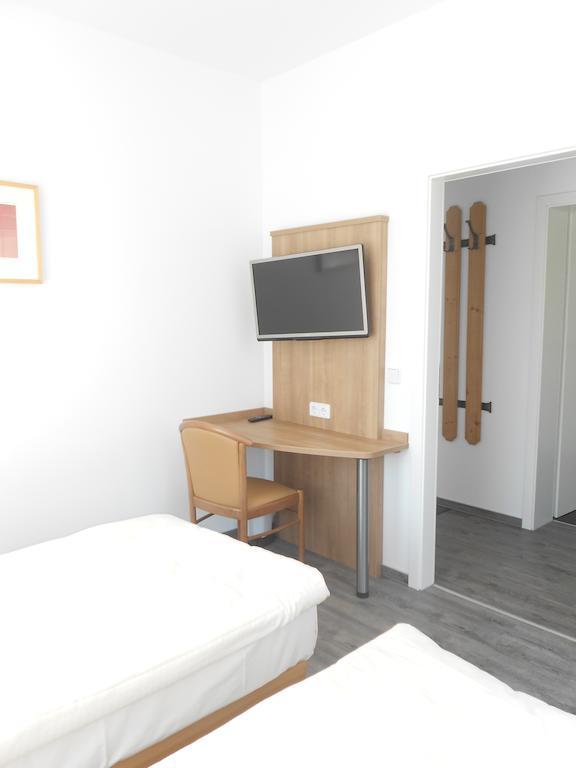 Apartment-Pension Schwalbennest Herzogenaurach Kamer foto